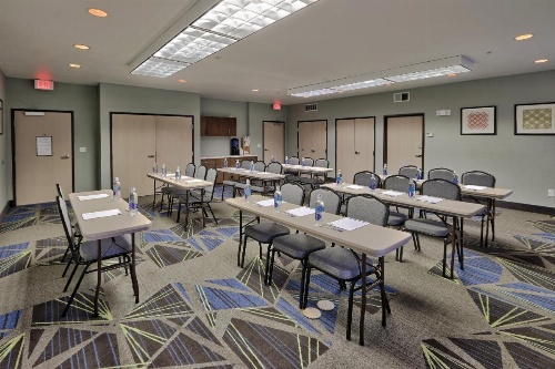 Holiday Inn Express & Suites Portales image 10