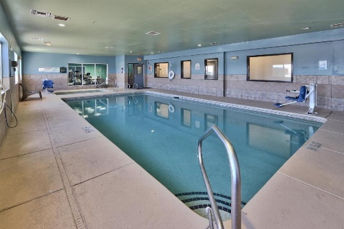 Holiday Inn Express & Suites Portales image 13