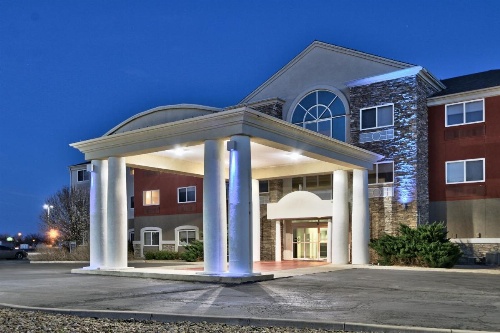 Holiday Inn Express & Suites Portales image 16