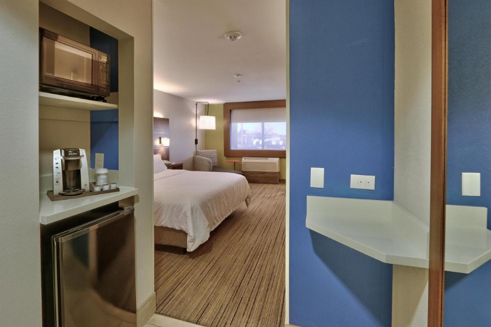 Room image 3