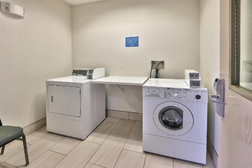 Holiday Inn Express & Suites Portales image 30