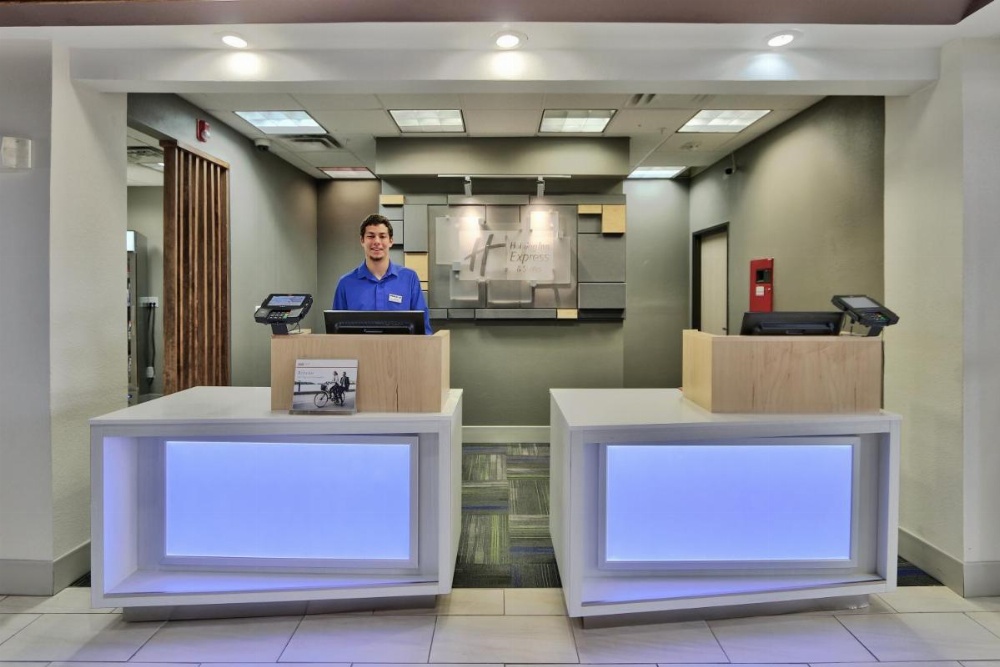 Holiday Inn Express & Suites Portales Image 34
