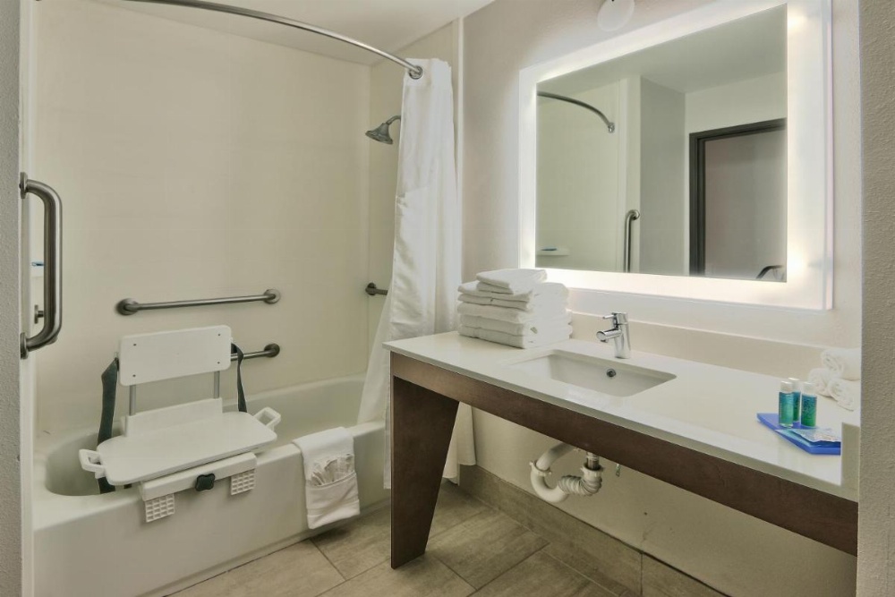 Holiday Inn Express & Suites Portales Image 44